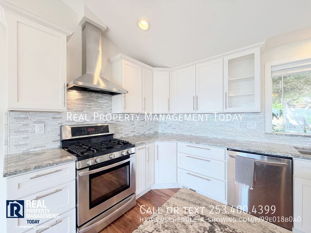 5530 Frances Ave Ne - Photo 5 of 32