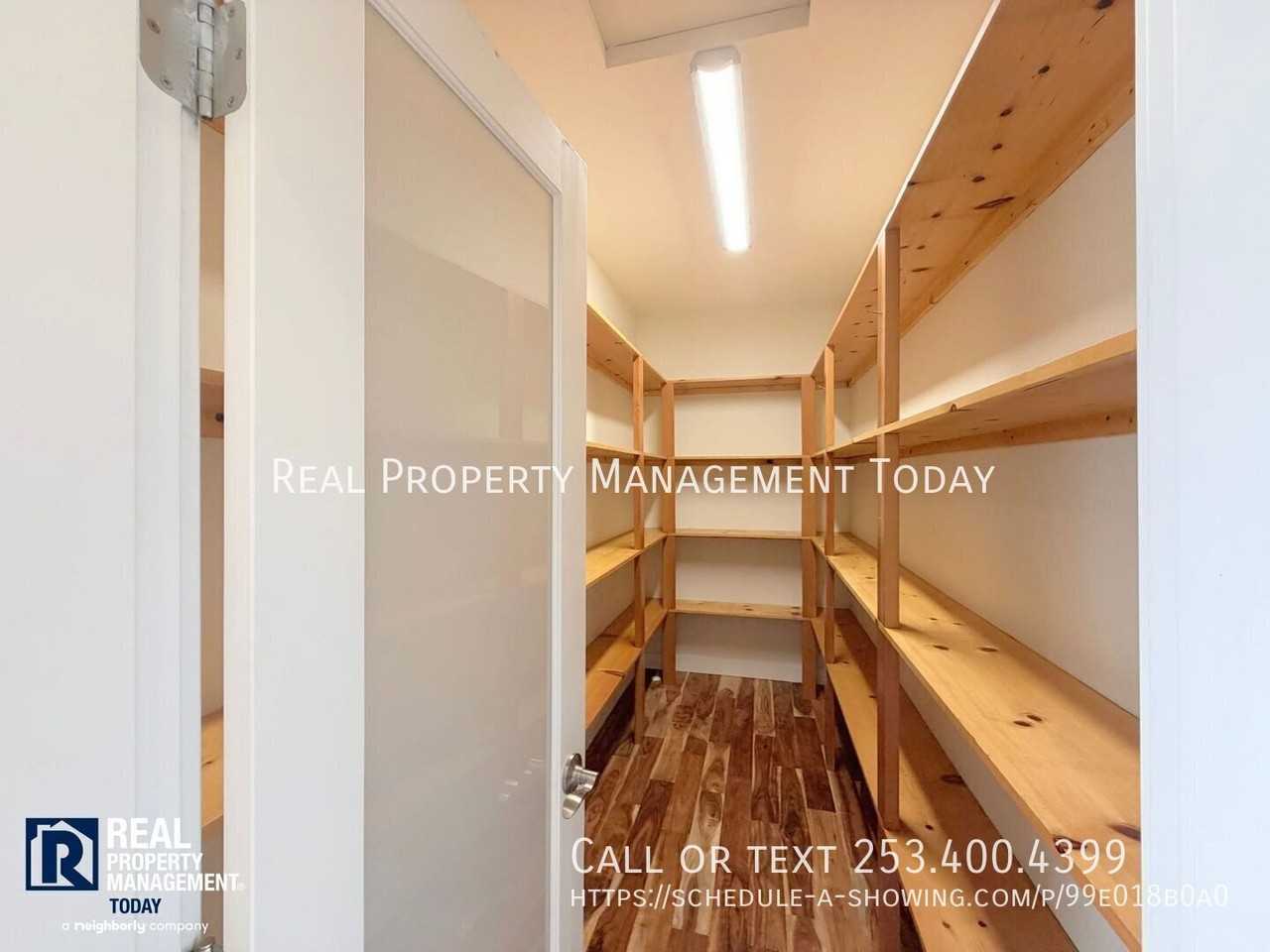 5530 Frances Ave Ne - Photo 7 of 32
