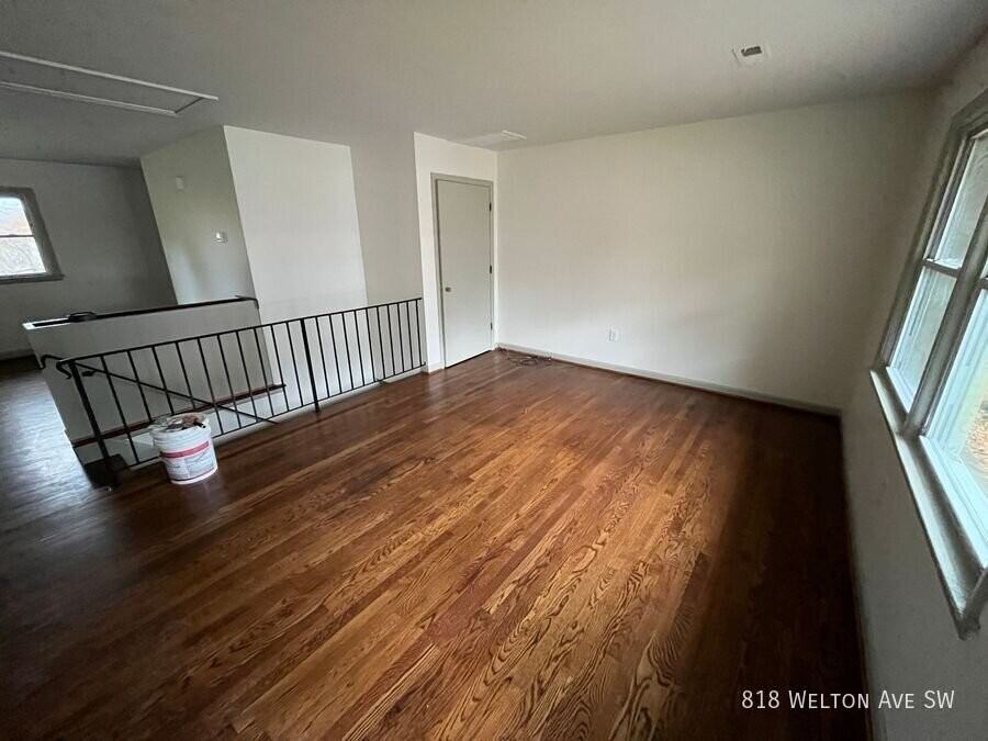 818 Welton Ave Sw - Photo 2 of 12