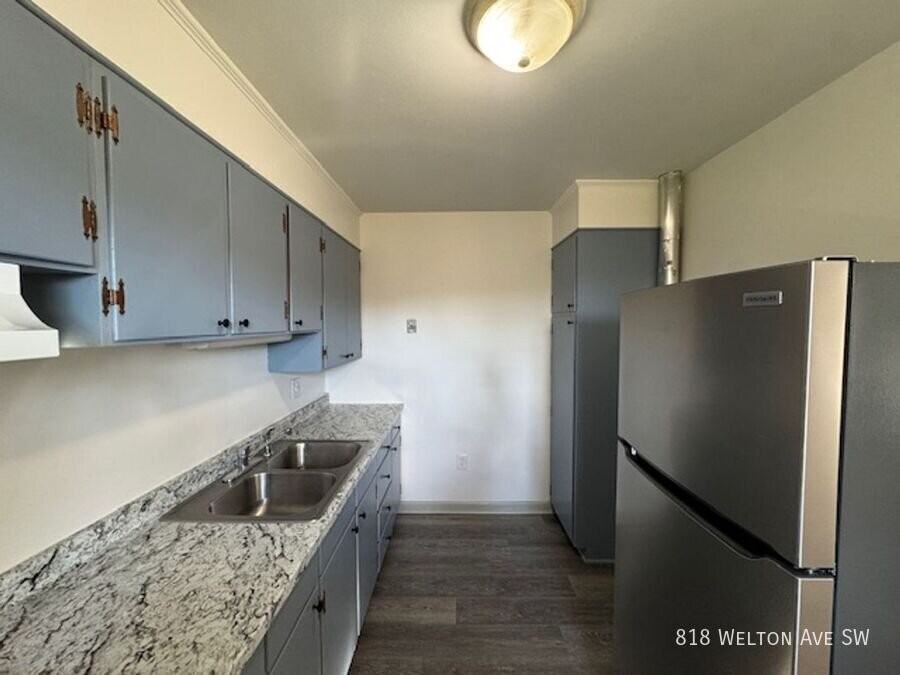 818 Welton Ave Sw - Photo 3 of 12