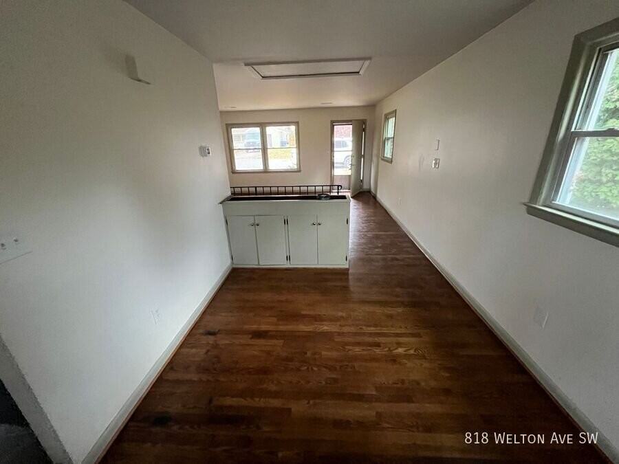818 Welton Ave Sw - Photo 5 of 12