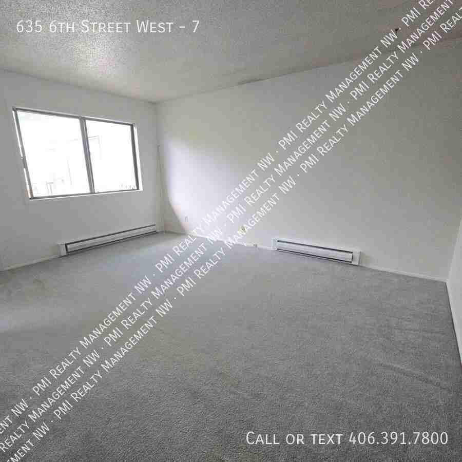 635 6th St W #7 - Photo 3 of 12