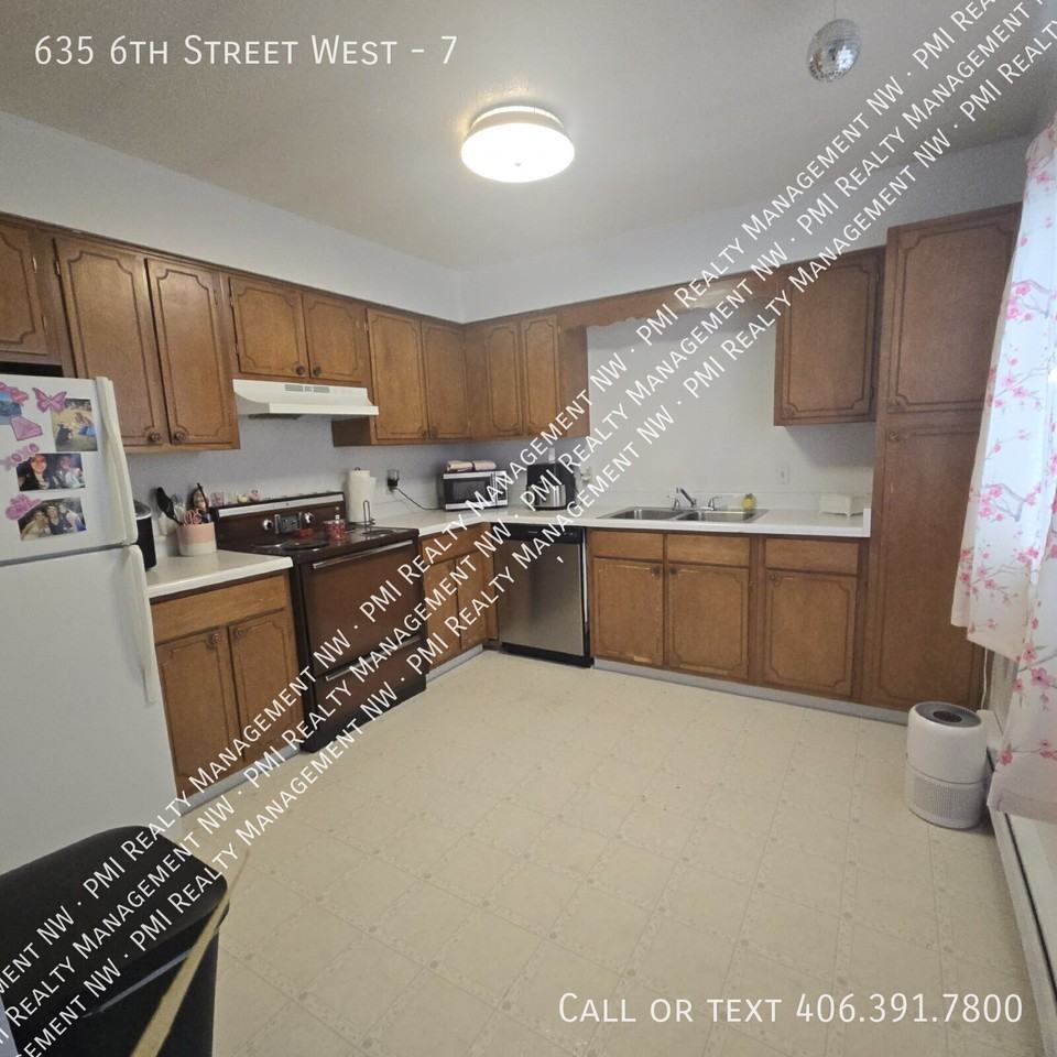635 6th St W #7 - Photo 5 of 12