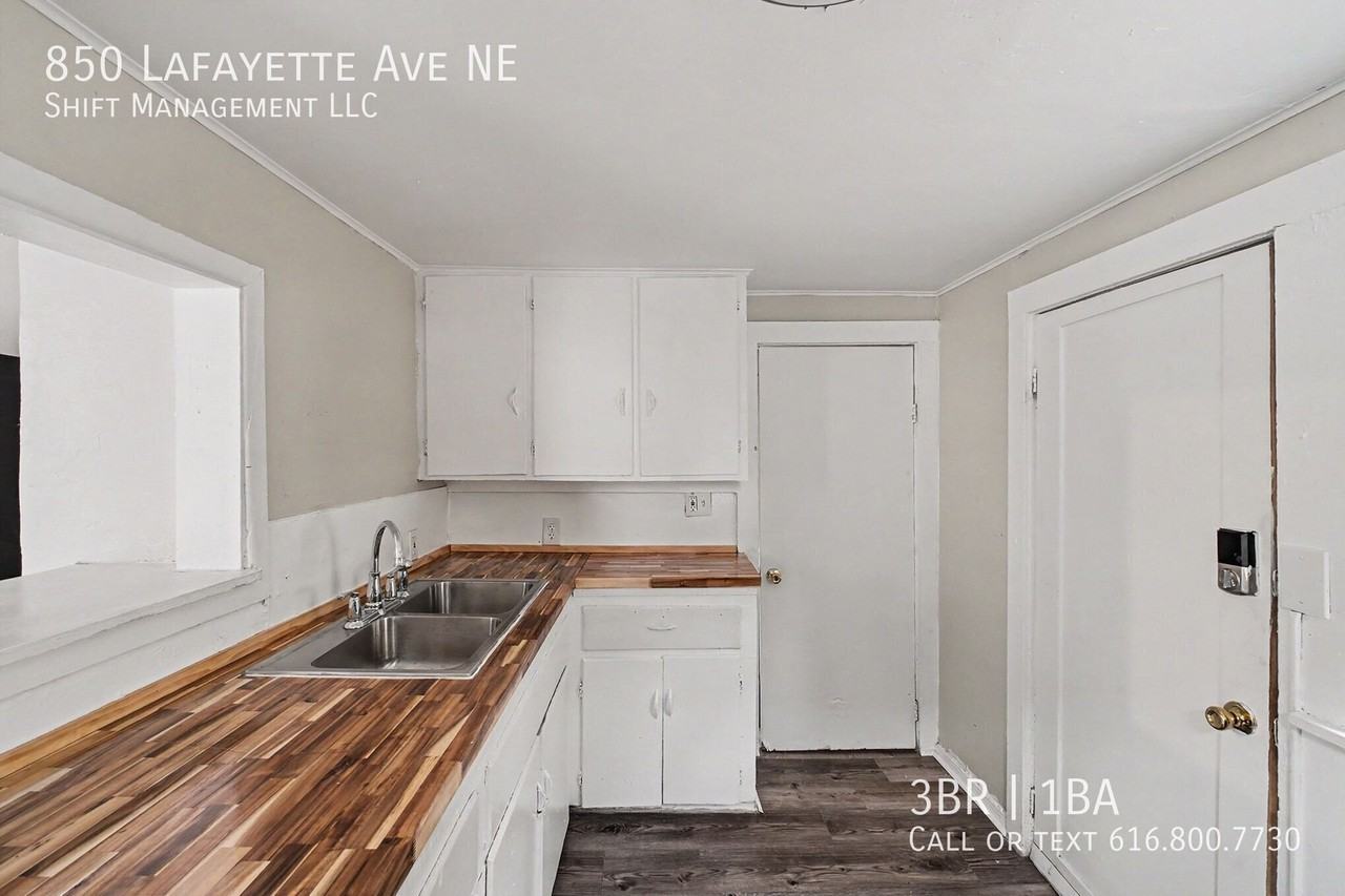 850 Lafayette Ave Ne - Photo 6 of 19