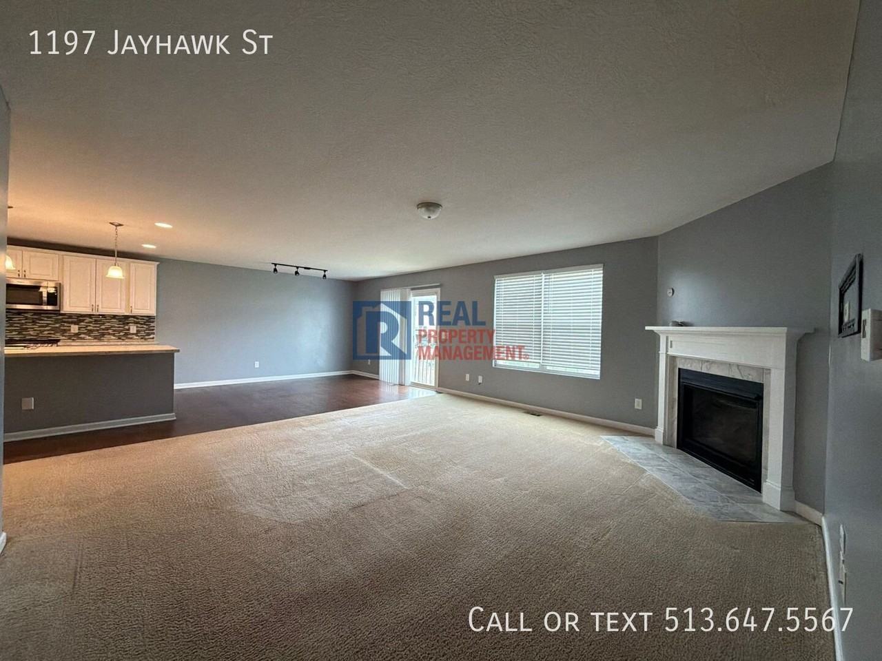 1197 Jayhawk St - Photo 5 of 32