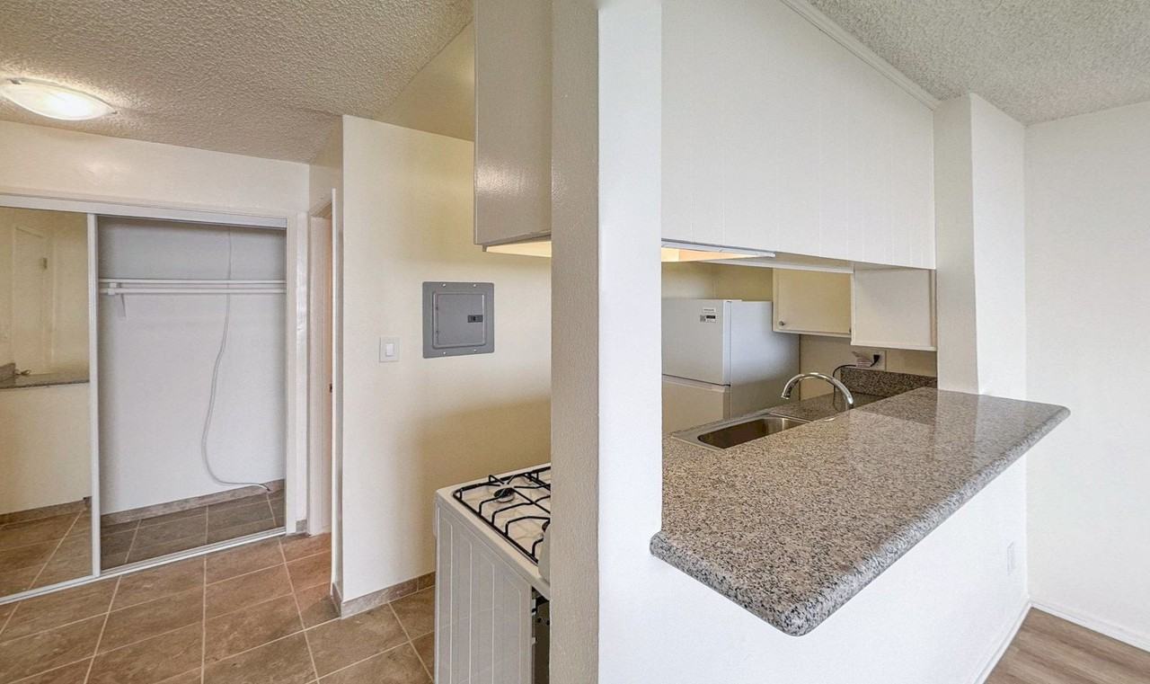 1829 Butler Ave #105 - Photo 2 of 8
