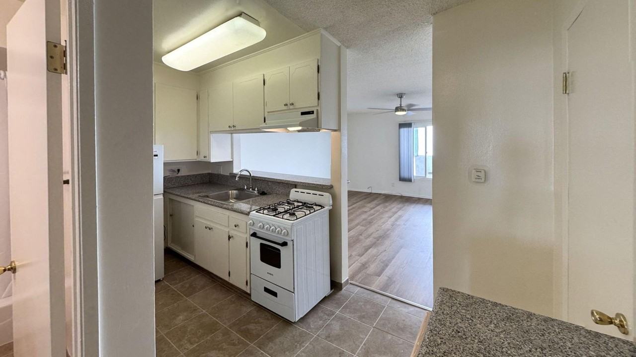 1829 Butler Ave #105 - Photo 4 of 8