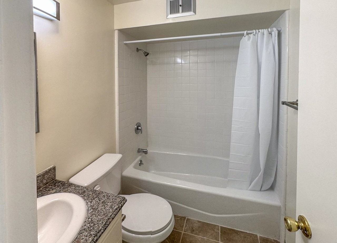 1829 Butler Ave #105 - Photo 5 of 8