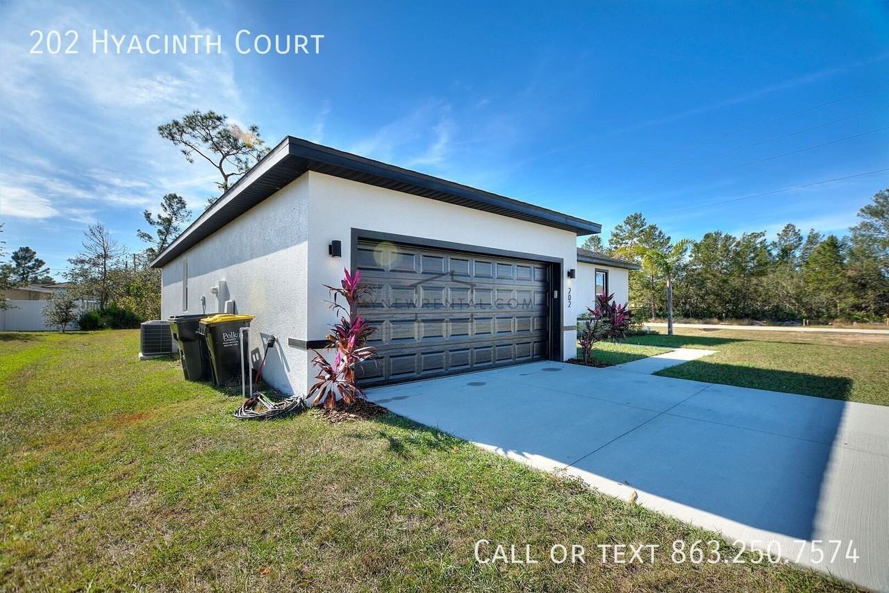 202 Hyacinth Ct - Photo 4 of 36