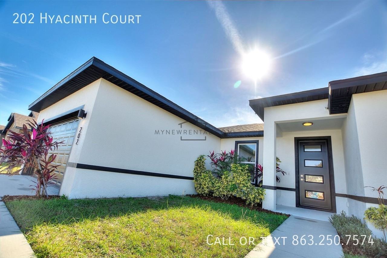 202 Hyacinth Ct - Photo 5 of 36
