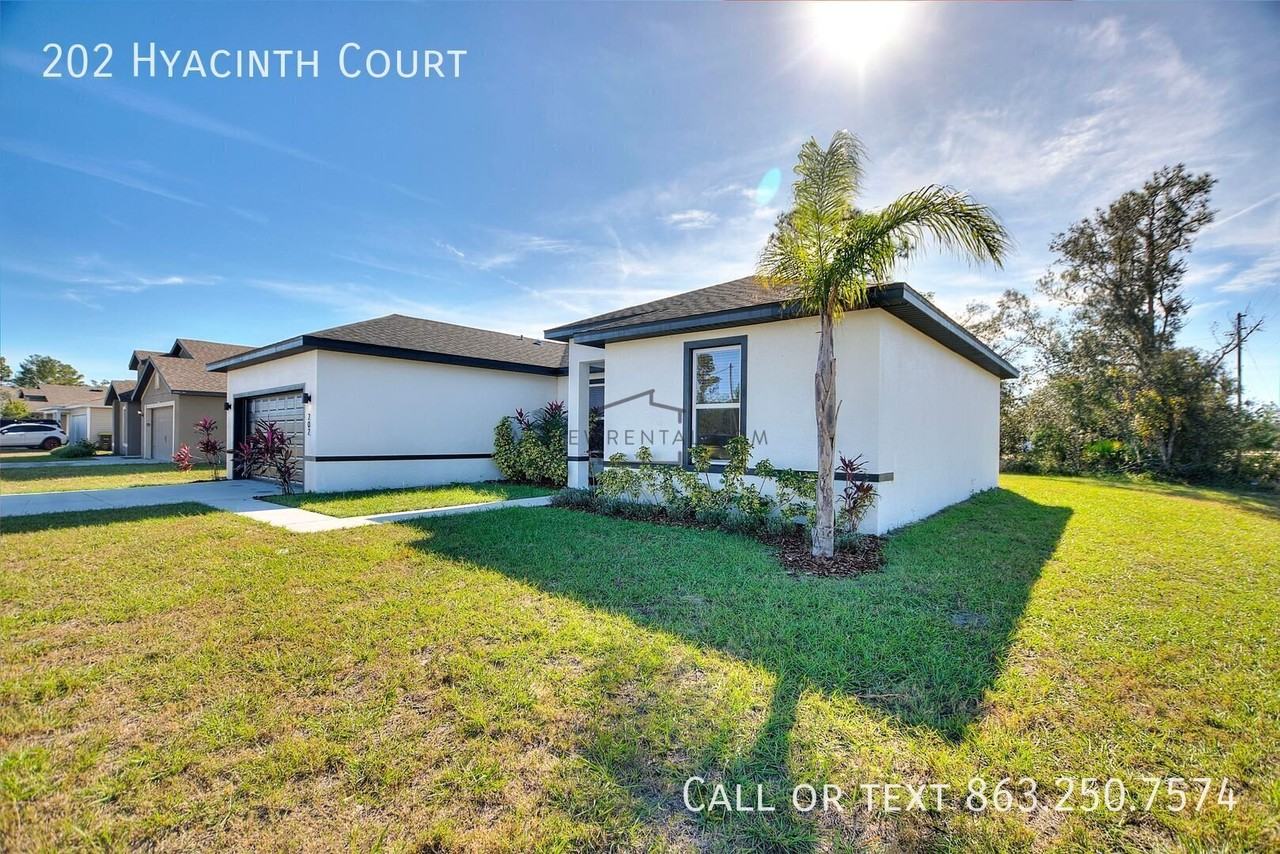202 Hyacinth Ct - Photo 7 of 36