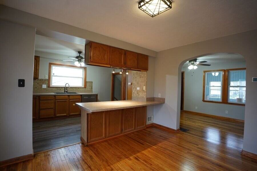 3714 Russell Ave - Photo 7 of 34