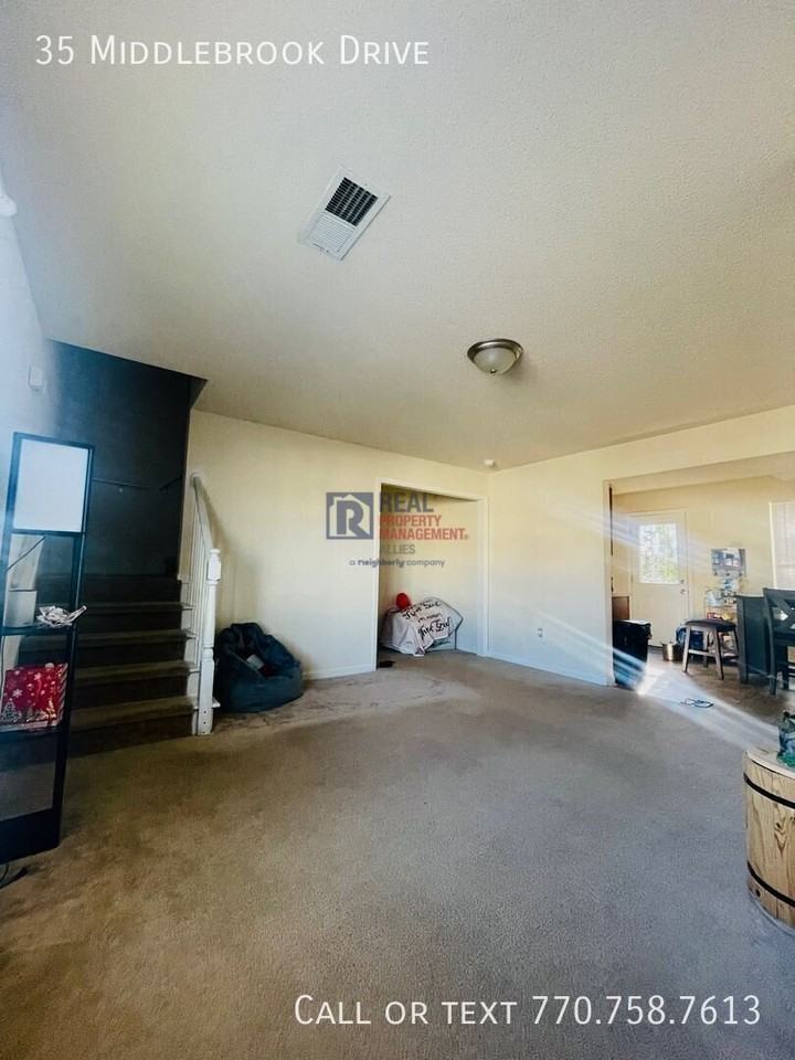 35 Middlebrook Dr - Photo 3 of 11