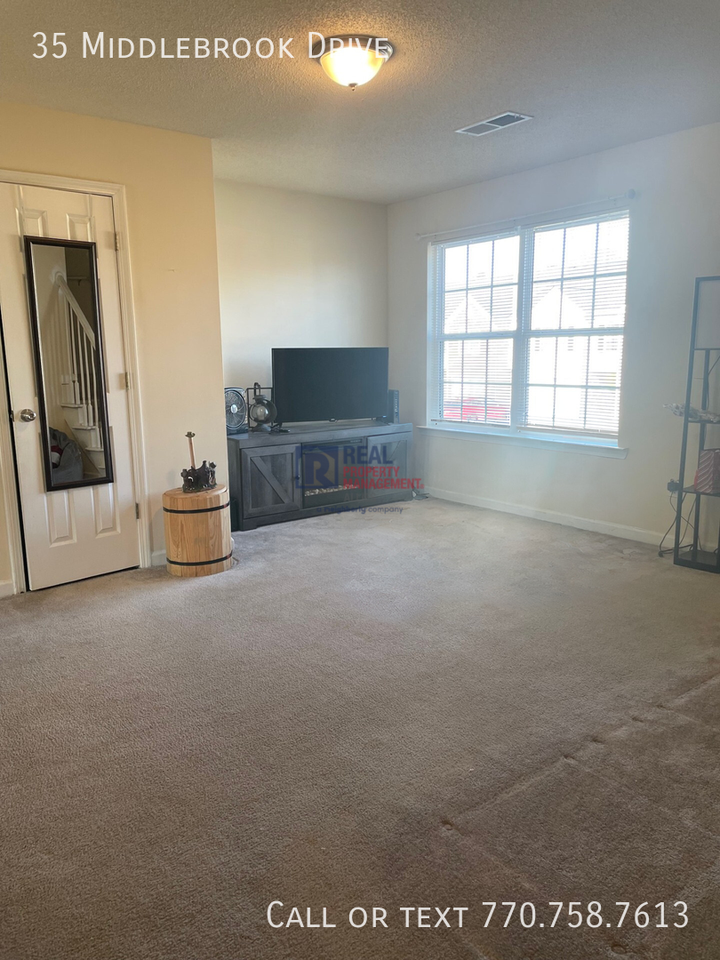 35 Middlebrook Dr - Photo 4 of 11