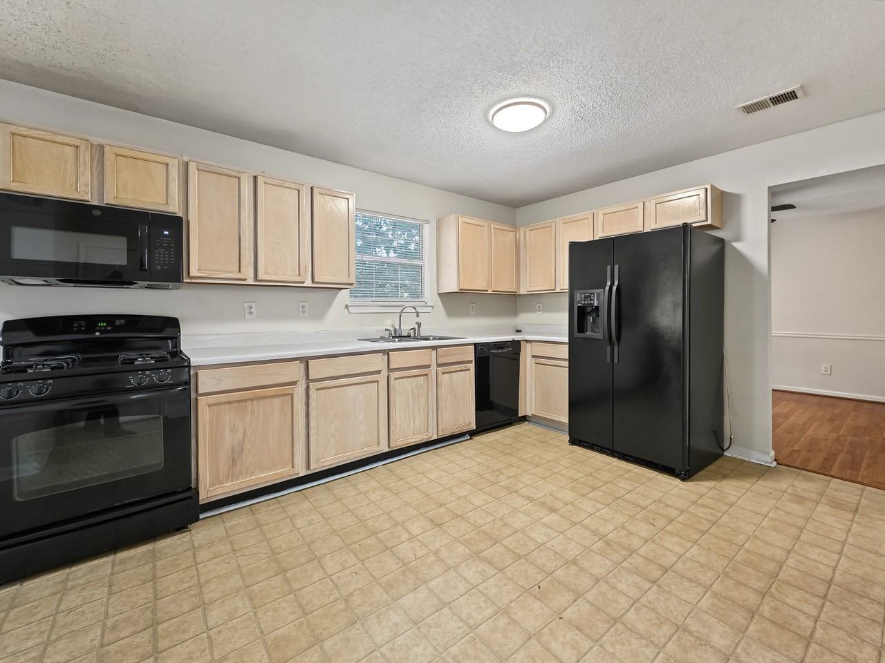 2416 Rambling Way #NA - Photo 3 of 26