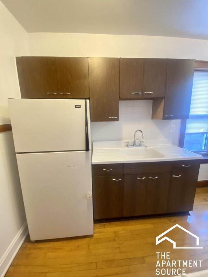 3154 N Linder Ave #1 - Photo 2 of 9