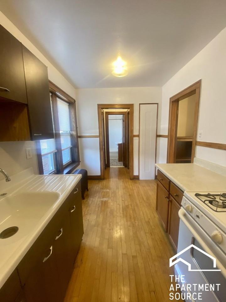 3154 N Linder Ave #1 - Photo 4 of 9
