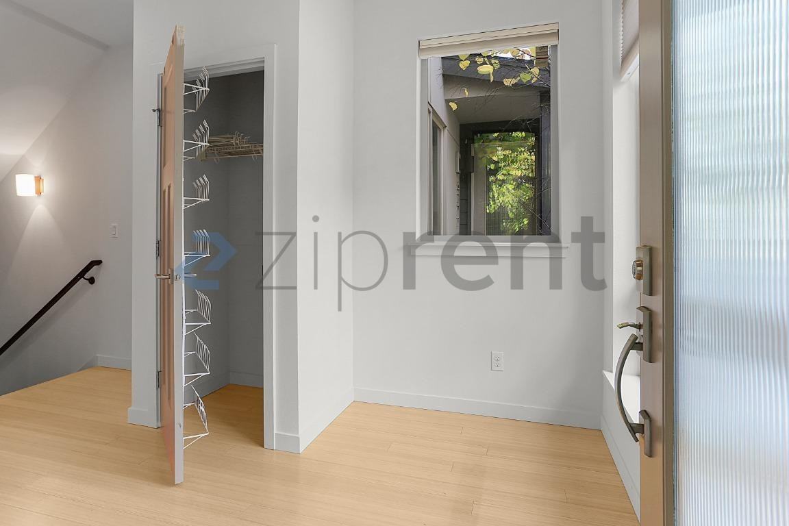5179 42nd Ave S - Photo 4 of 24