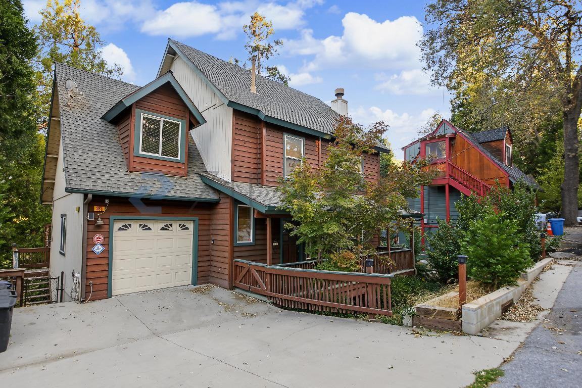265 Oak Dr - Photo 4 of 40