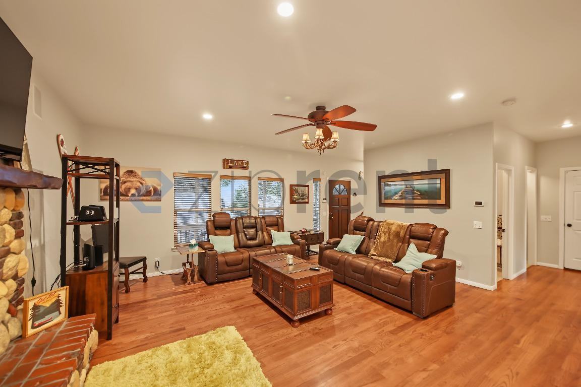265 Oak Dr - Photo 5 of 40