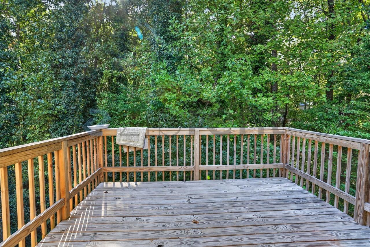 6875 Graves Mill Ct - Photo 3 of 25