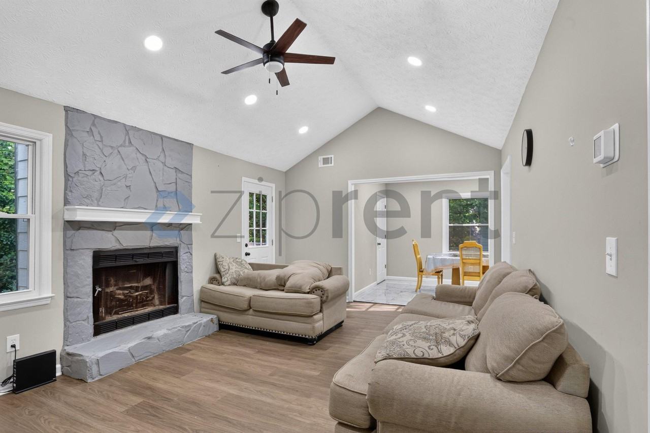 6875 Graves Mill Ct - Photo 7 of 25