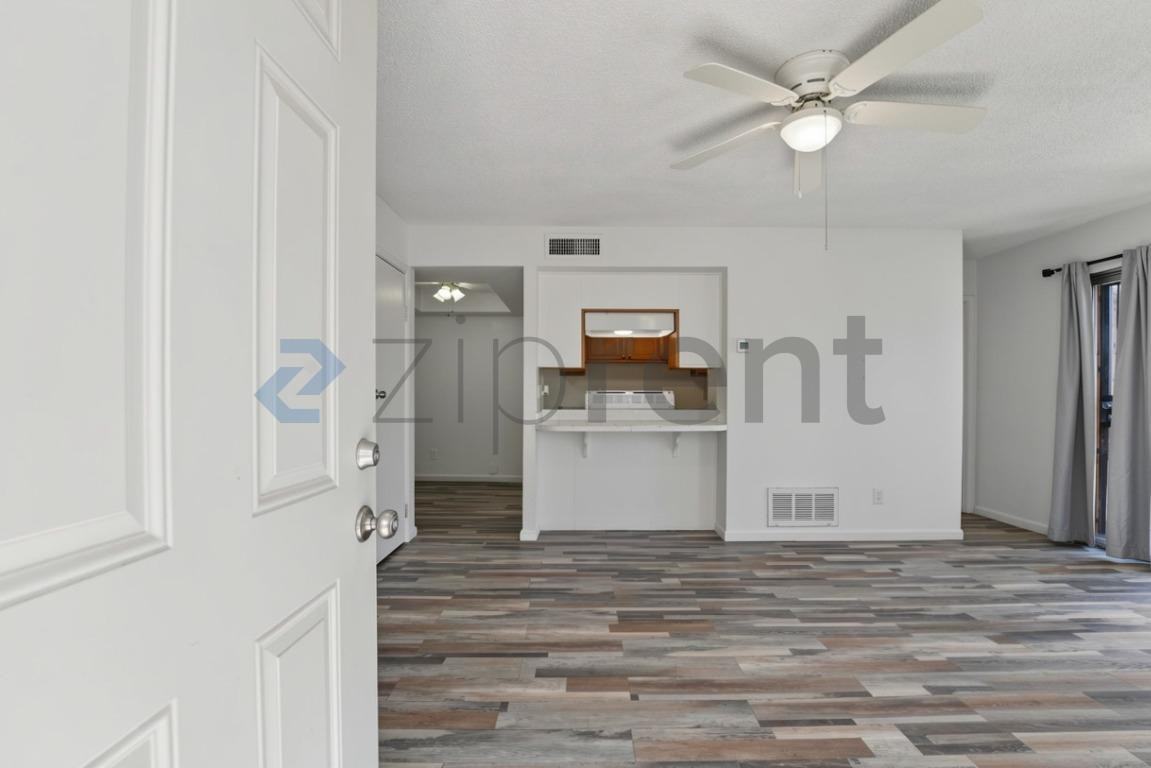4260 N 68th Ln #508 - Photo 4 of 26