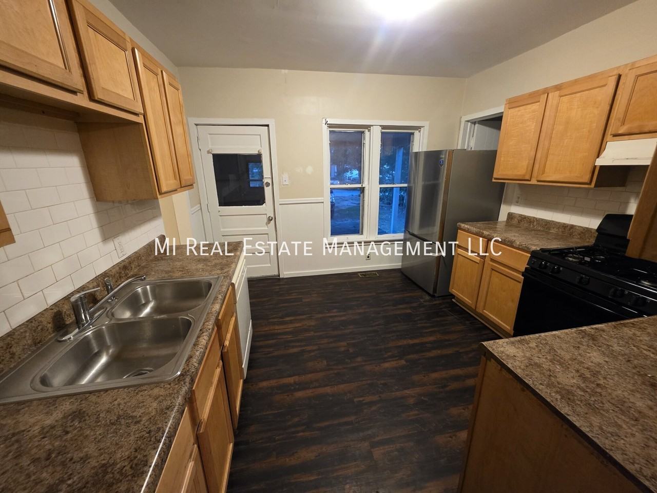 154 Straight Ave Sw - Photo 3 of 16