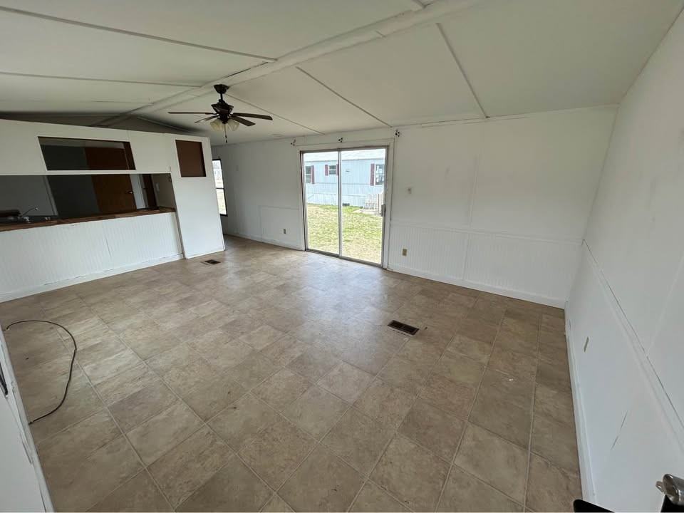 302 Reid Ct - Photo 2 of 9