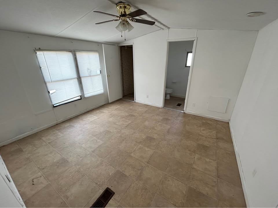 302 Reid Ct - Photo 6 of 9