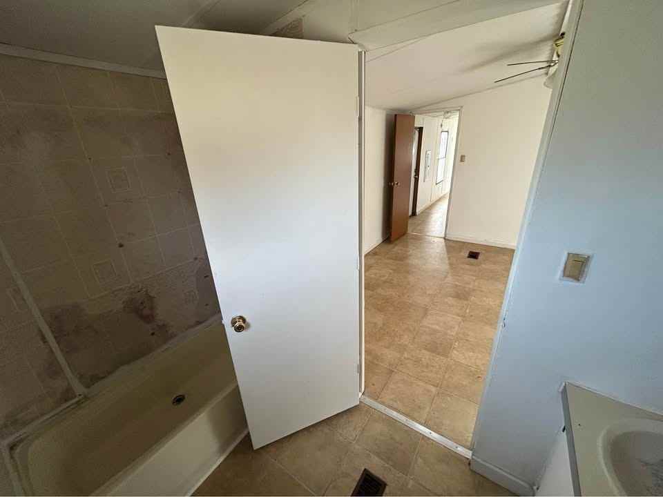 302 Reid Ct - Photo 7 of 9