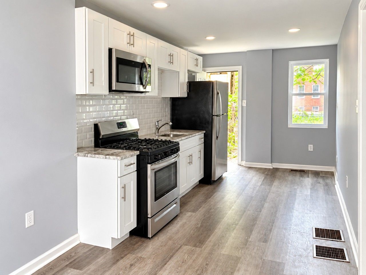2145 N Percy St - Photo 2 of 8