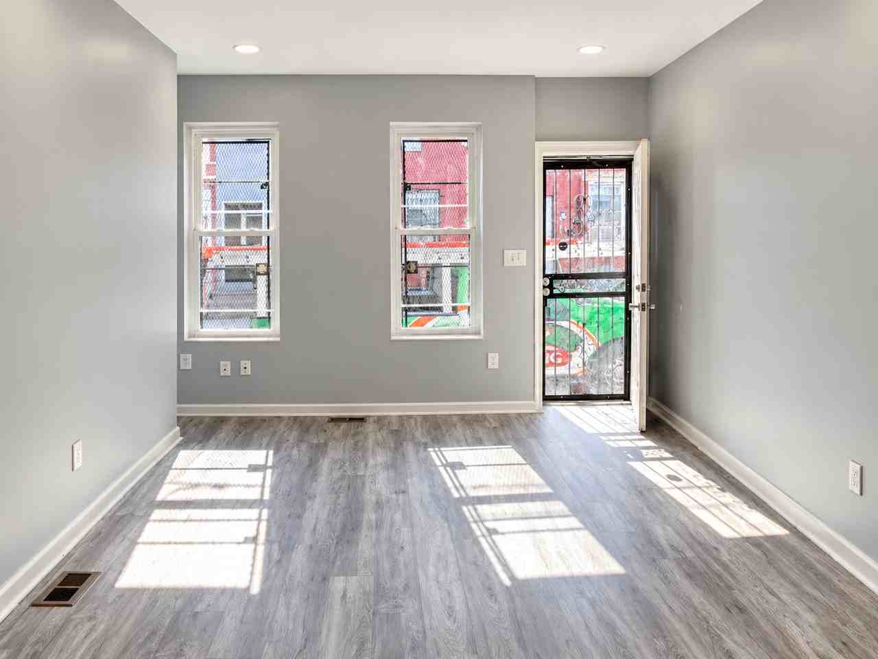 2535 N Water St - Photo 2 of 11