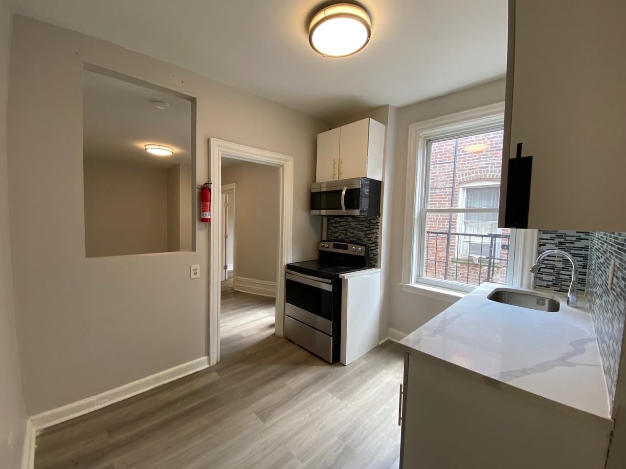 5604-8 Hudson Ave - Photo 5 of 30