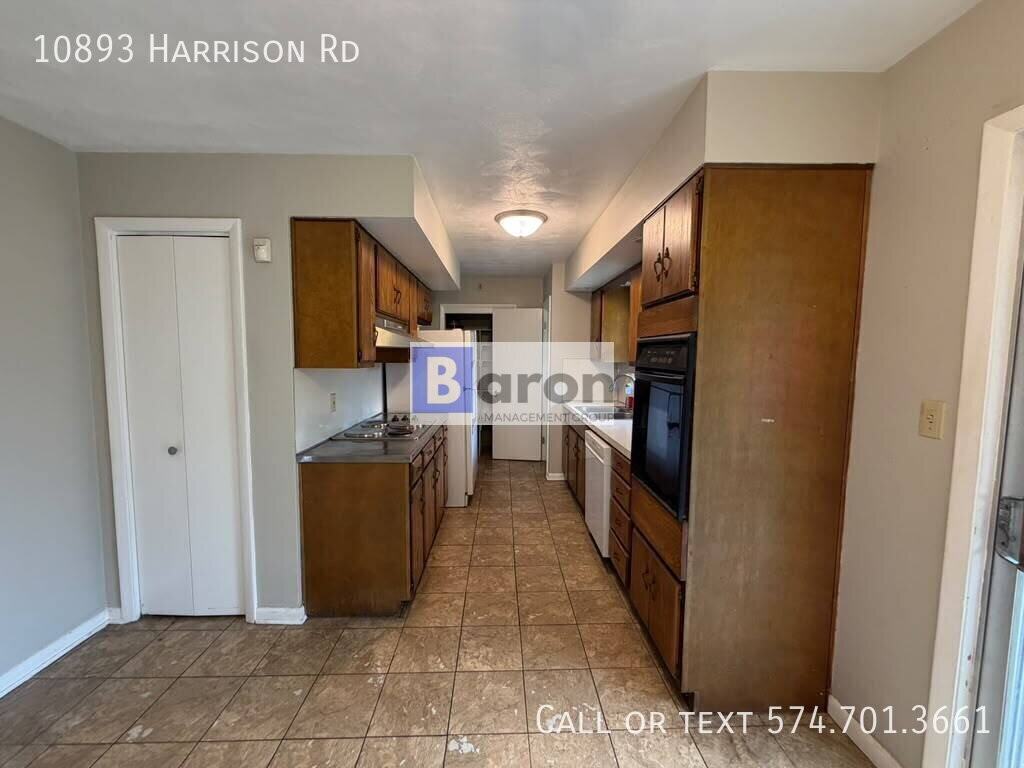 10893 Harrison Rd - Photo 4 of 10