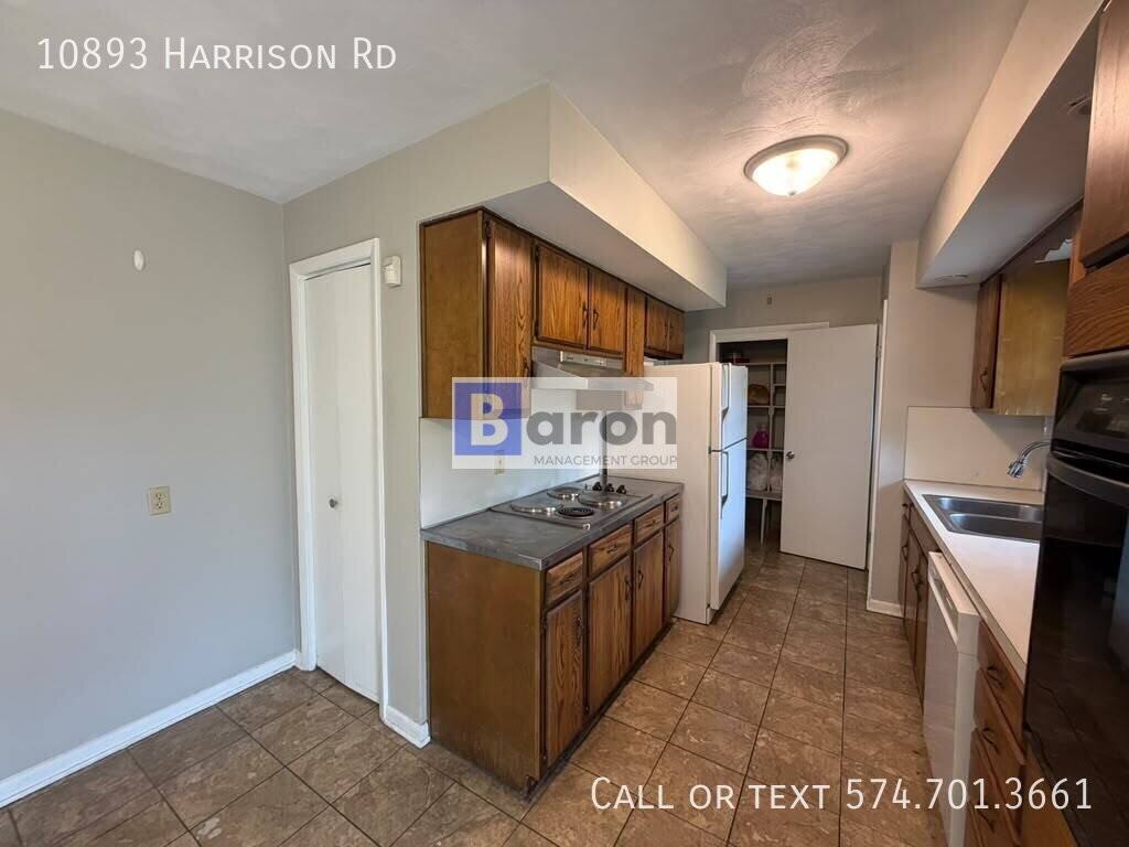 10893 Harrison Rd - Photo 5 of 10