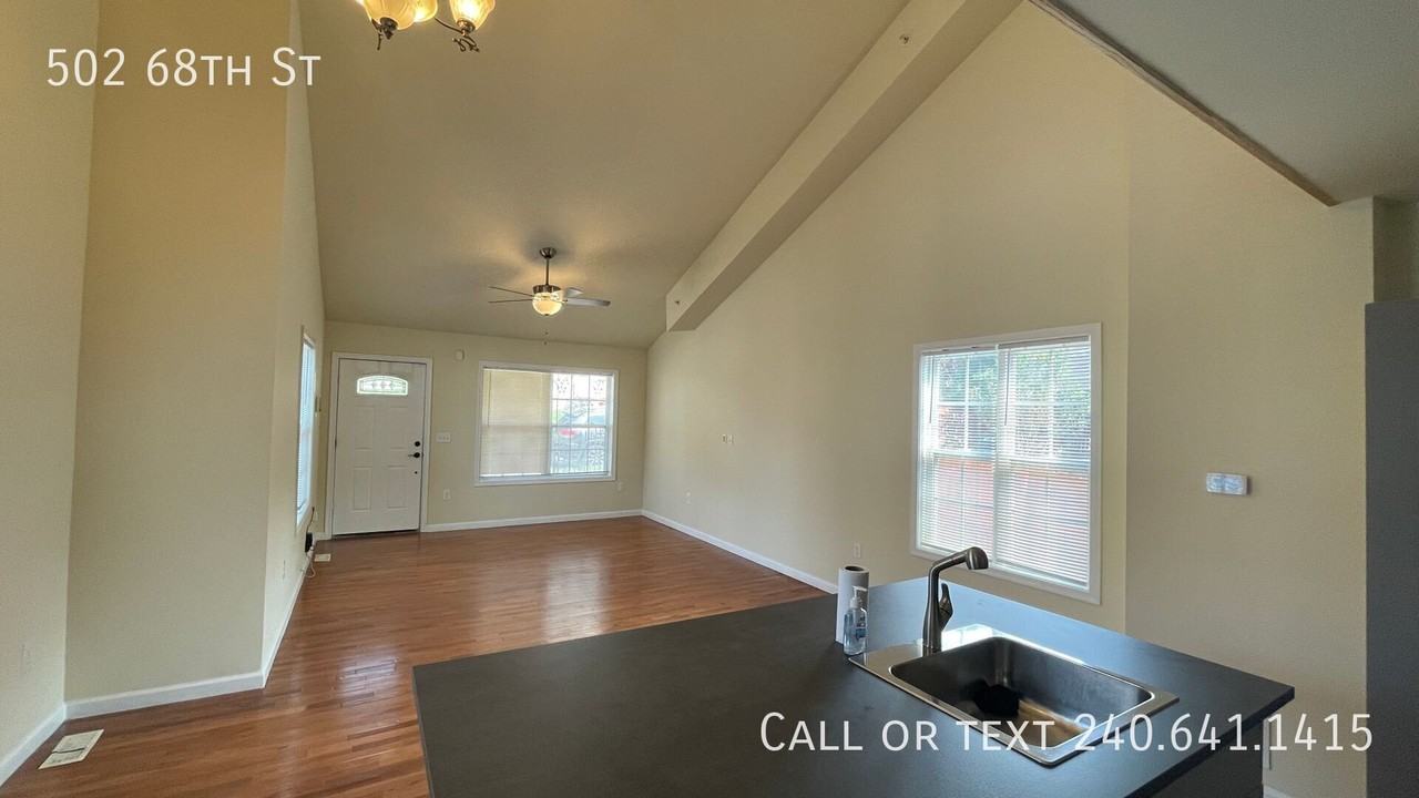502 68th St - Photo 2 of 14