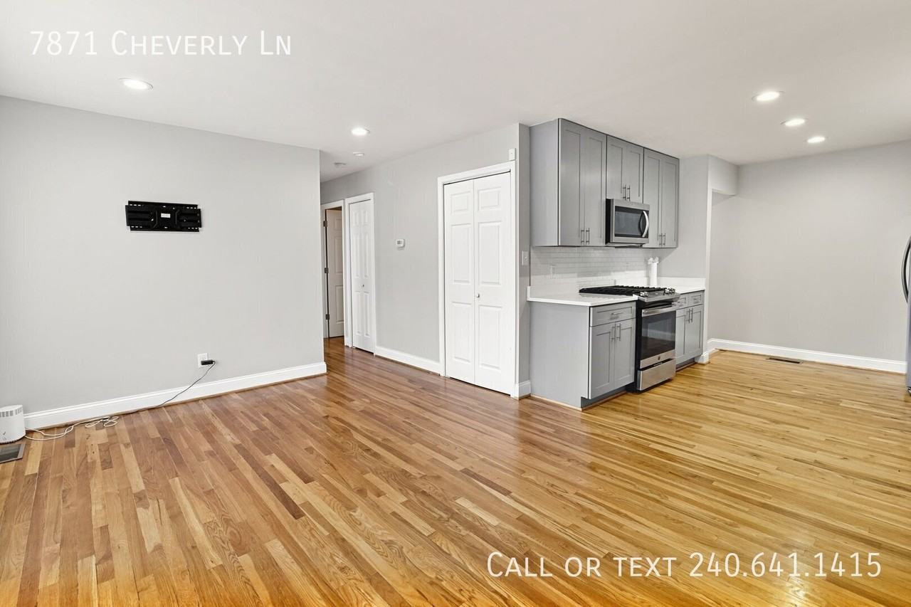 7871 Cheverly Ln - Photo 7 of 38