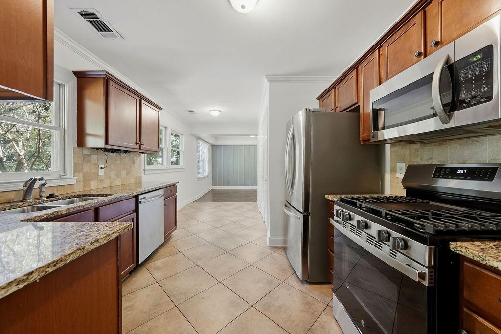 1982 La Dawn Ln Nw - Photo 4 of 10