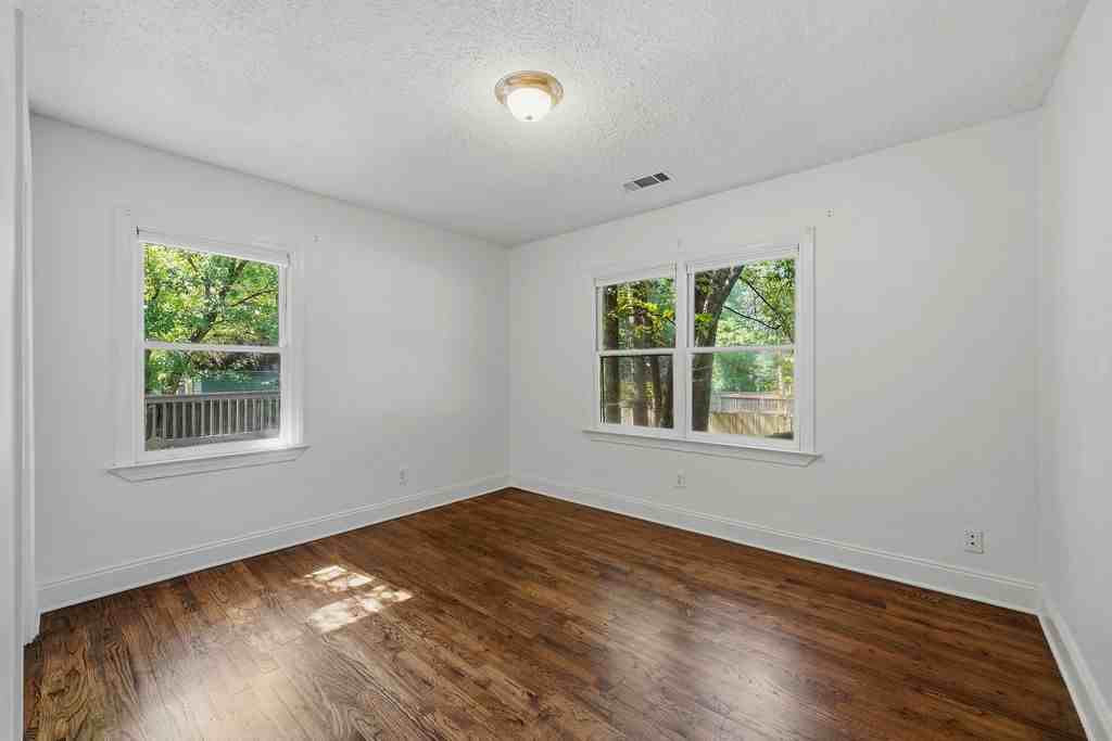 1982 La Dawn Ln Nw - Photo 7 of 10