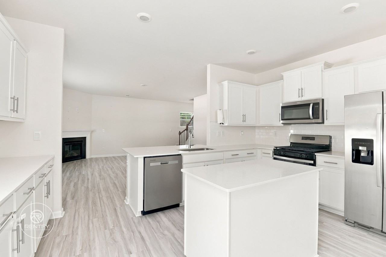 1830 Vanderlyn St - Photo 5 of 21