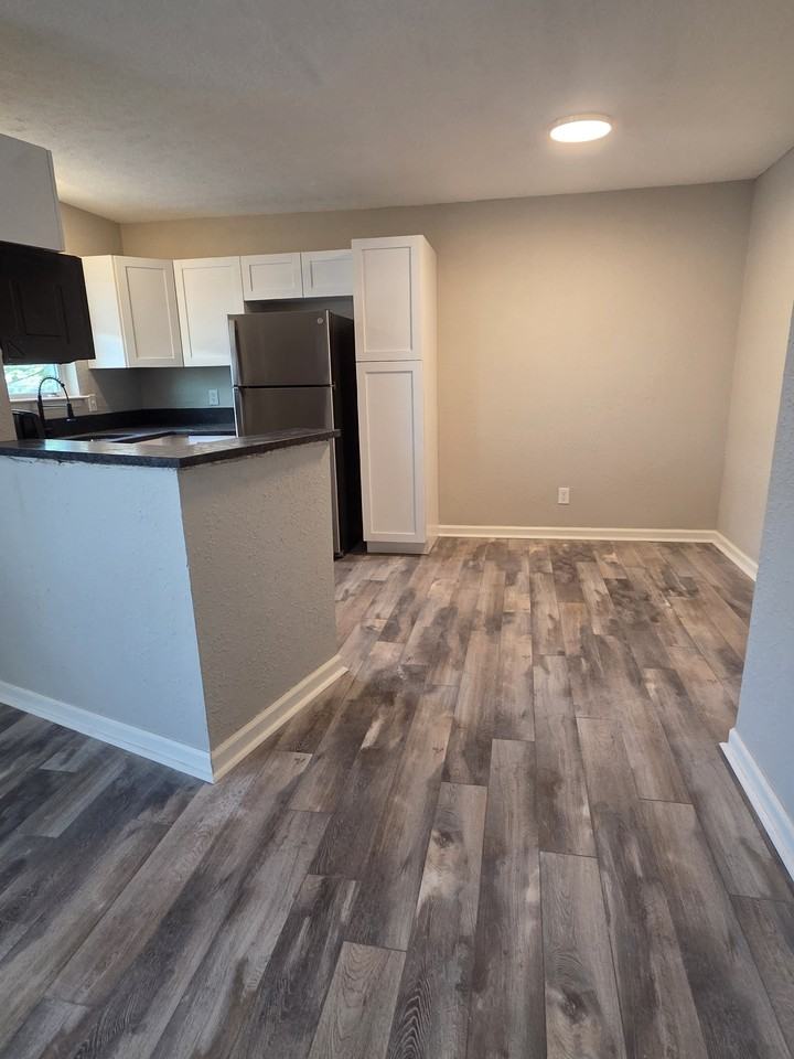 724 Main Street - Photo 2 of 12
