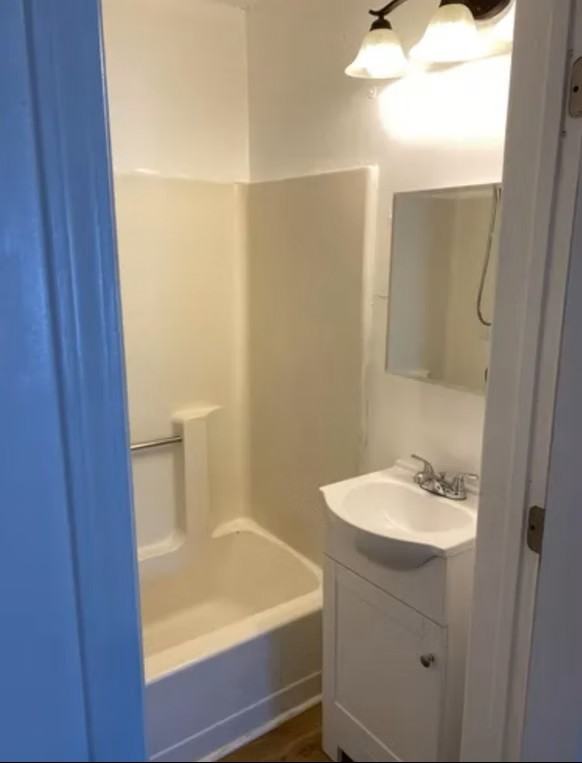 116 W Collins Ct - Photo 4 of 6