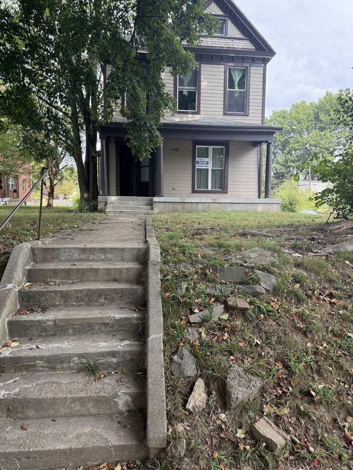 1437 Hepburn Ave #1