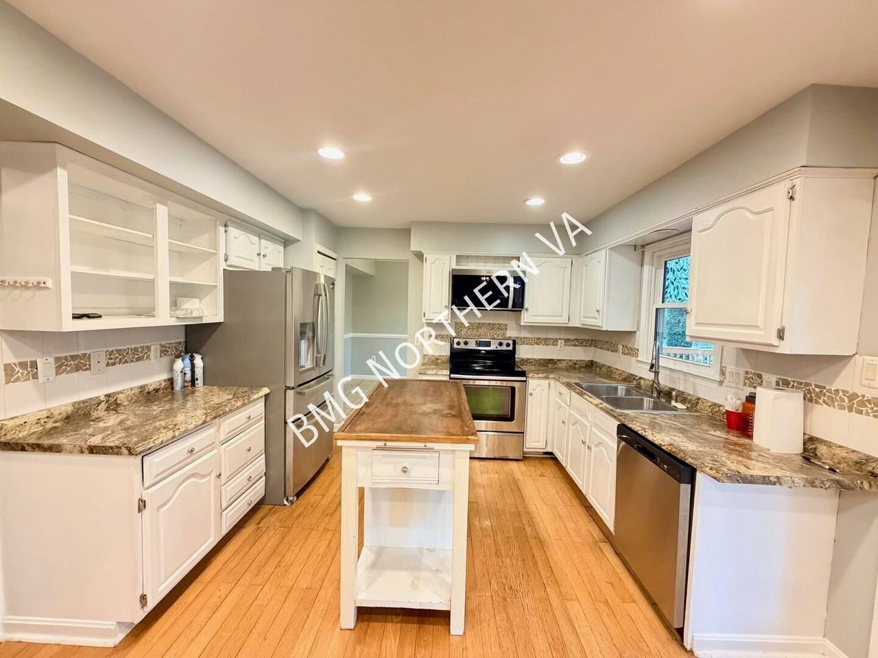 8957 Rolling Rd - Photo 5 of 25