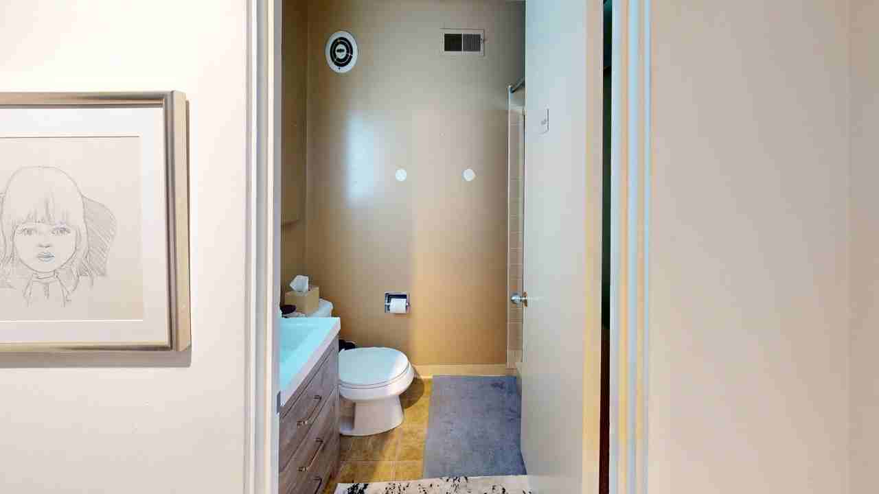 62 Surrey Ln - Photo 6 of 10