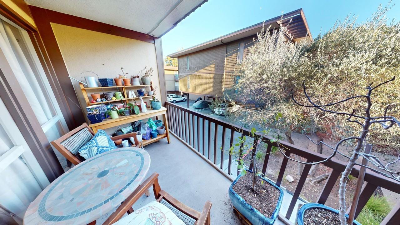 62 Surrey Ln - Photo 7 of 10