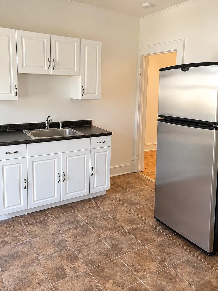 426 Ardmore Ave #2 - Photo 5 of 11