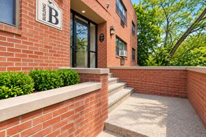 featured image of 9 -11 Sanhican Dr #B7