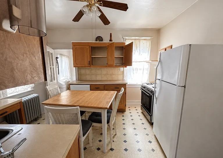 634 Edgewood Ave - Photo 5 of 10